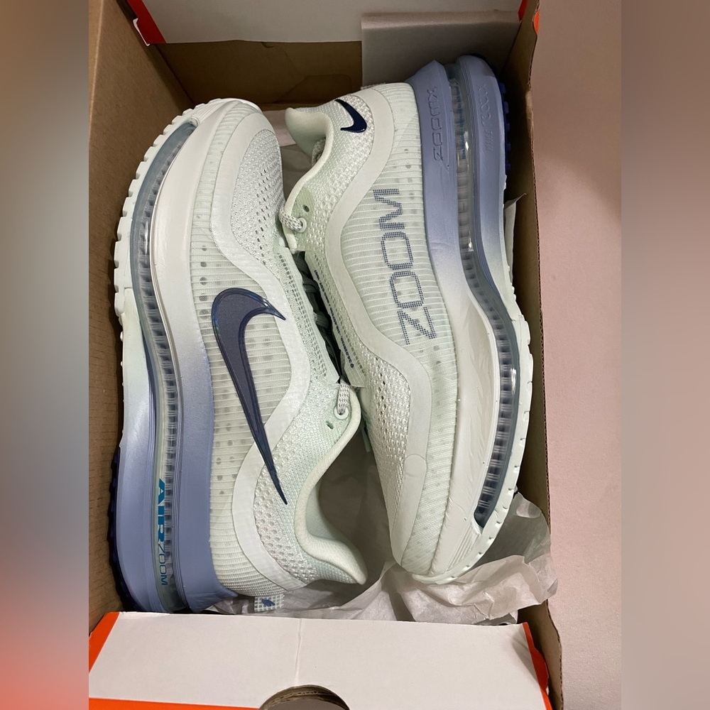 Nike Pegasus Premium Sneakers Barely Green and Blue Void 9.5 Women’s 8 Men’s